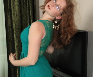 Mature redhead casts her..